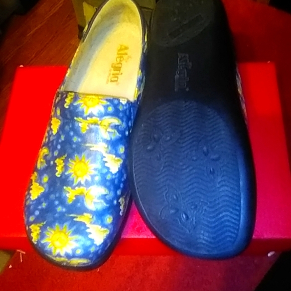 Women's Alegria Shoes - Picture 3 of 5